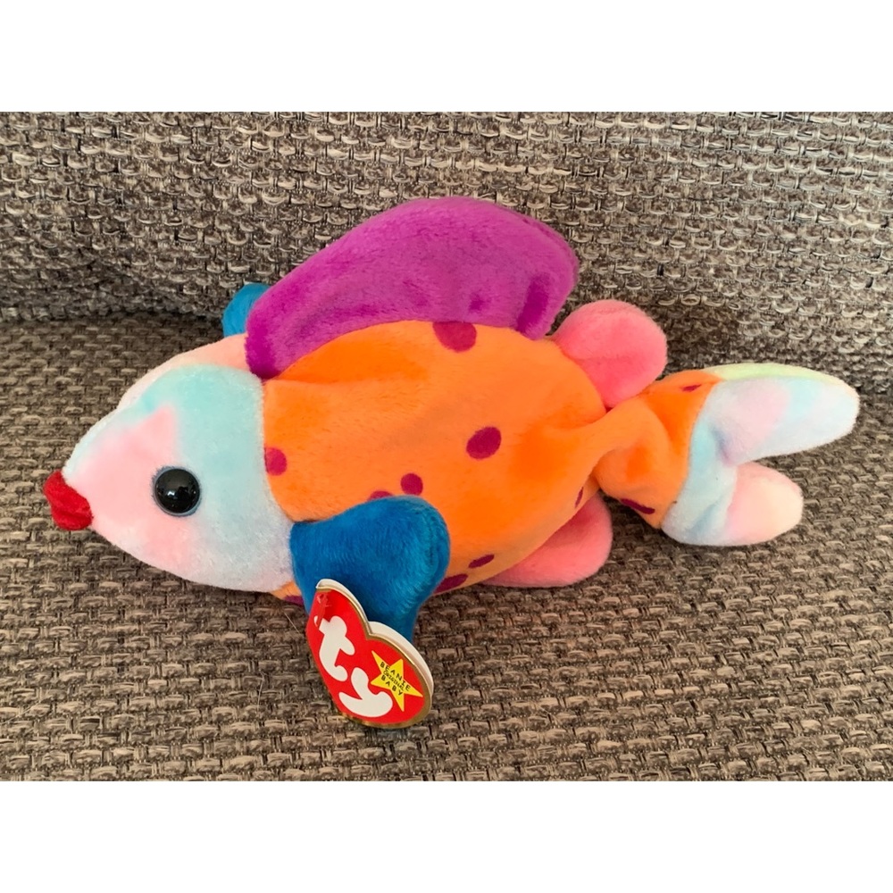 Retired TY 1999 Rare Beanie Babies “Lips”.